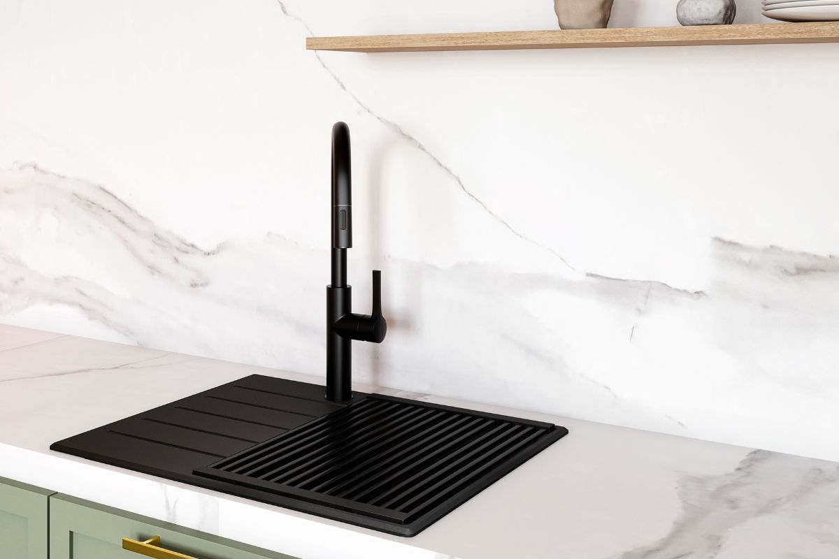 schwarze_kuechenarmatur_Divio