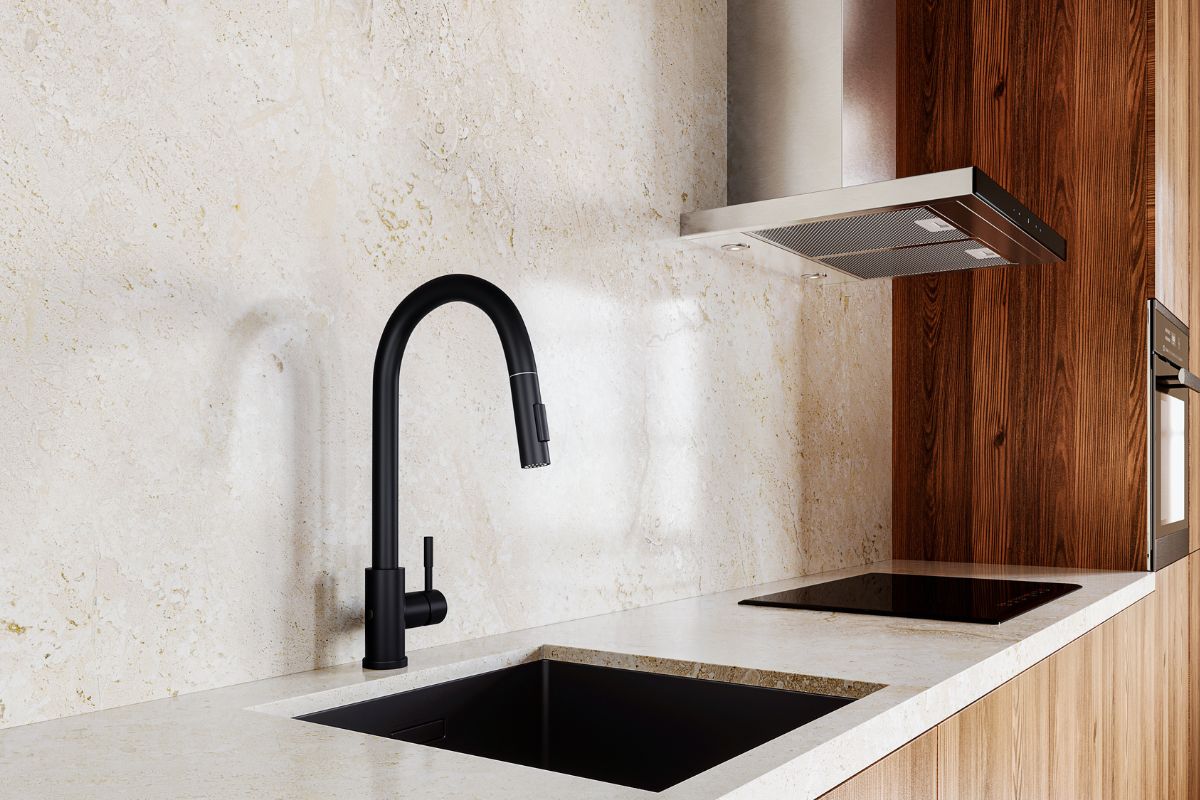 schwarze_kuechenarmatur_Loretio