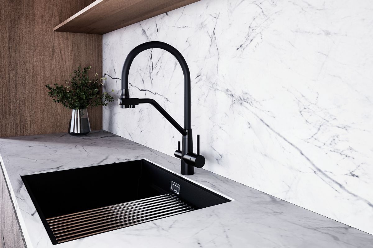 schwarze_kuechenarmatur_Olintio