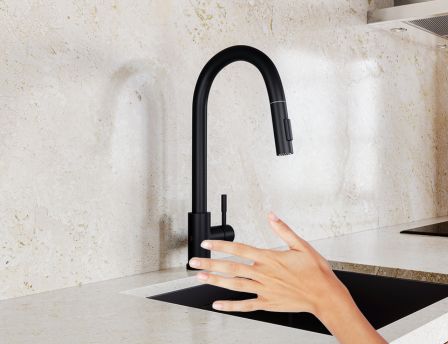 Bateria bezdotykowa kuchenna - komfort, który docenisz na co dzień